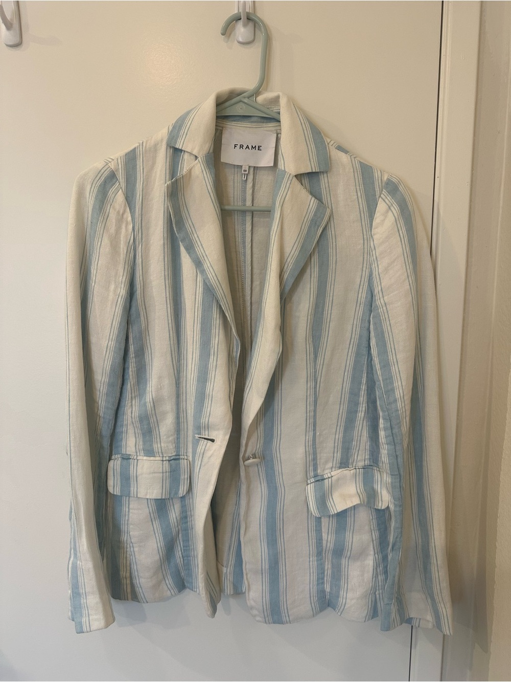 Frame Women's Striped Linen Blazer in Light Blue and White